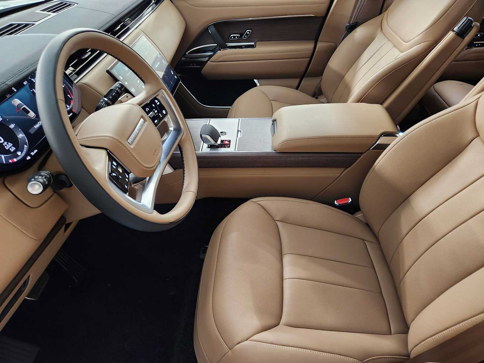 New 2026 Land Rover Range Rover Long Wheelbase SE AWD/4WD image 13