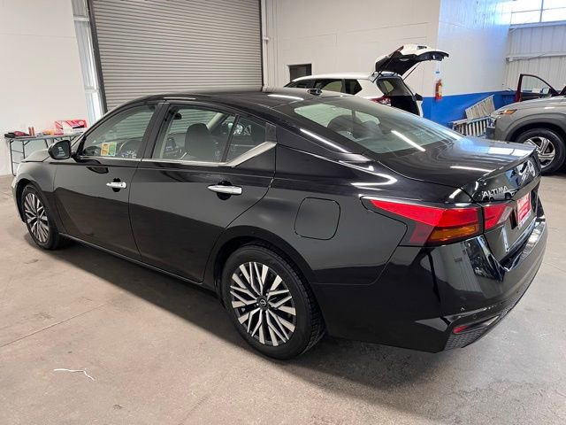 Used 2023 Nissan Altima 2.5 SV image 5