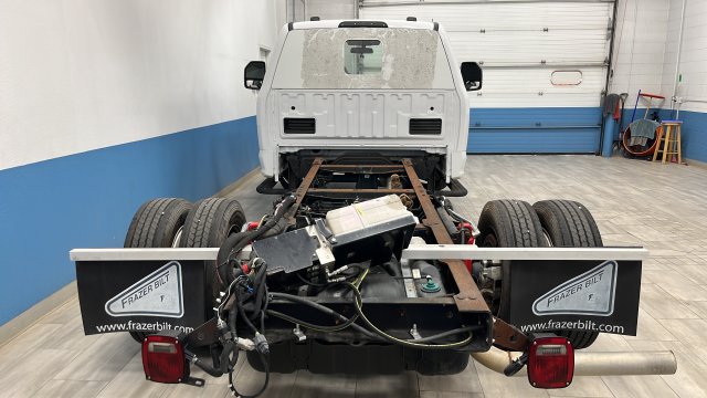 Used 2022 Ford F550 2WD Regular Cab Super Duty w/ XLT Value Package image 6
