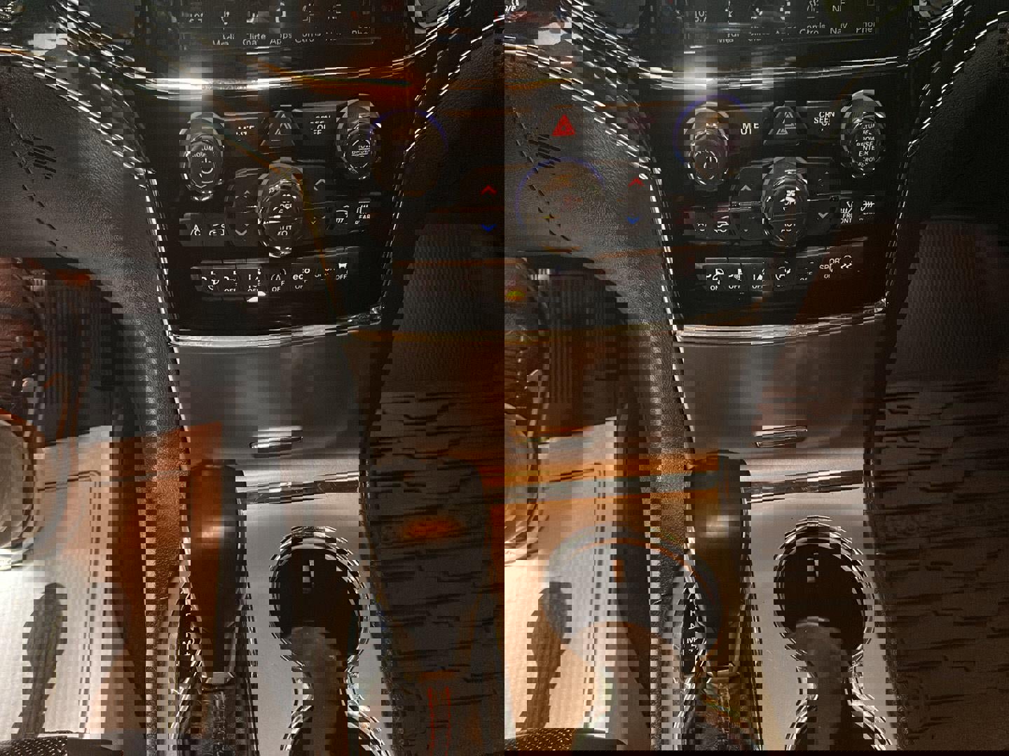 Used 2019 Jeep Grand Cherokee Trailhawk w/ Trailhawk Luxury Group image 20