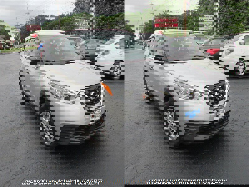 Used 2020 Nissan Kicks S image 7