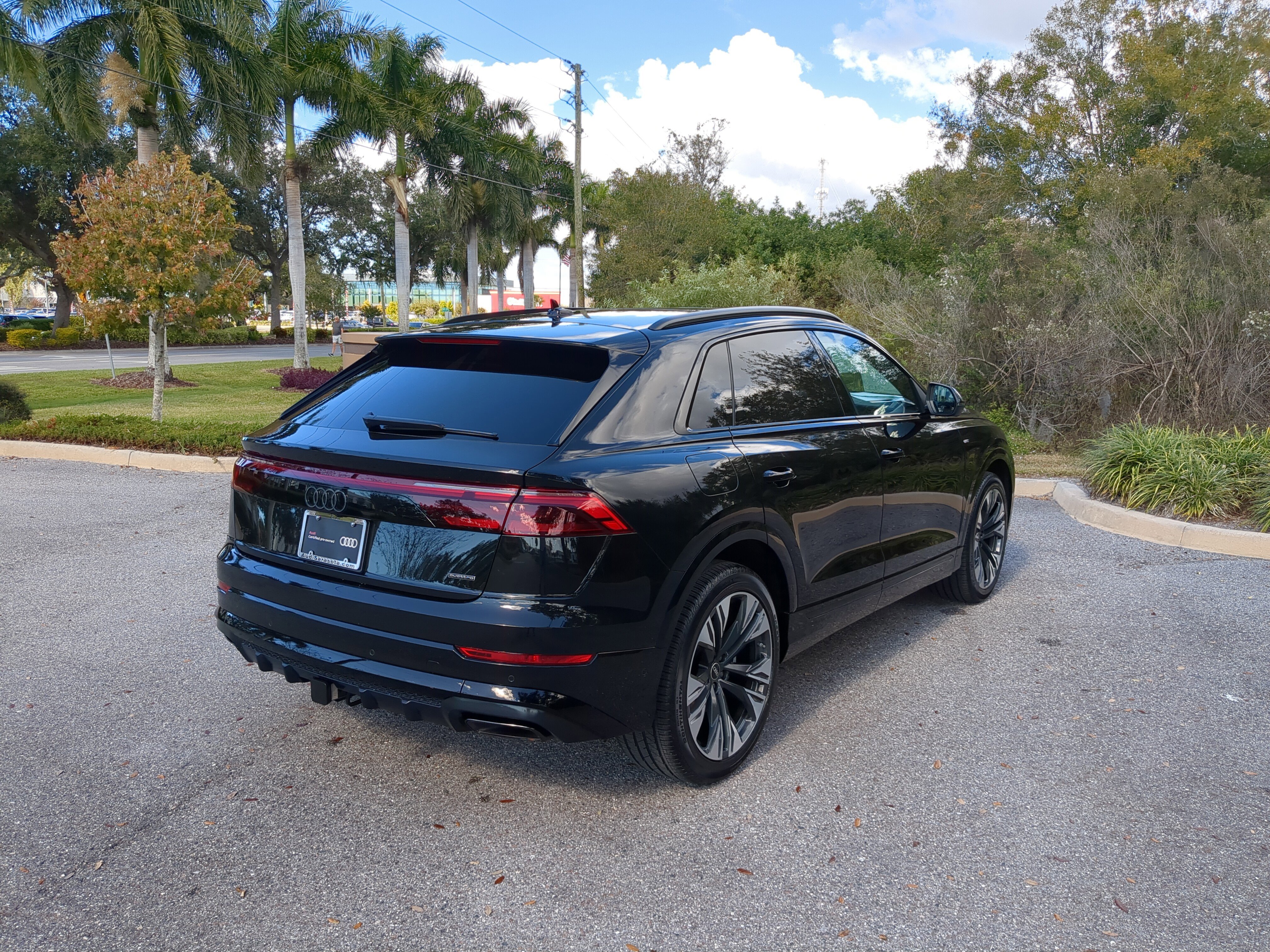 Used 2025 Audi Q8 Premium Plus w/ Premium Plus Package image 4