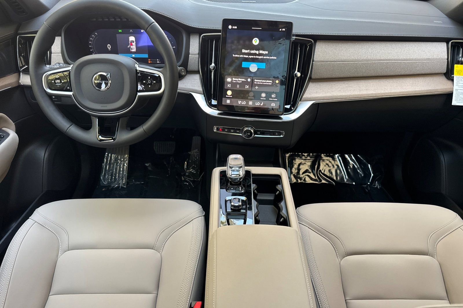 New 2026 Volvo XC90 T8 Plus w/ Protection Package AWD/4WD image 3