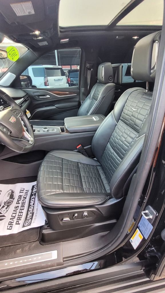 Used 2021 Cadillac Escalade Sport Platinum w/ LPO, ONYX Package image 30