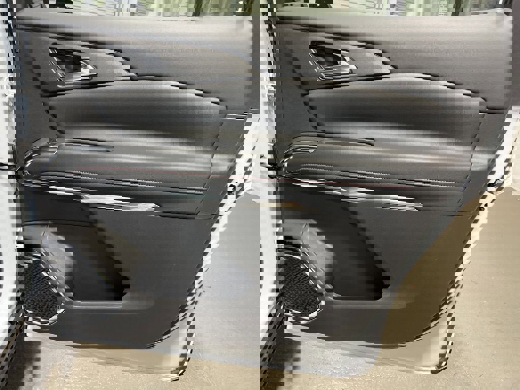 New 2026 Chevrolet Traverse RS w/ LPO, Floor Liner Package image 16