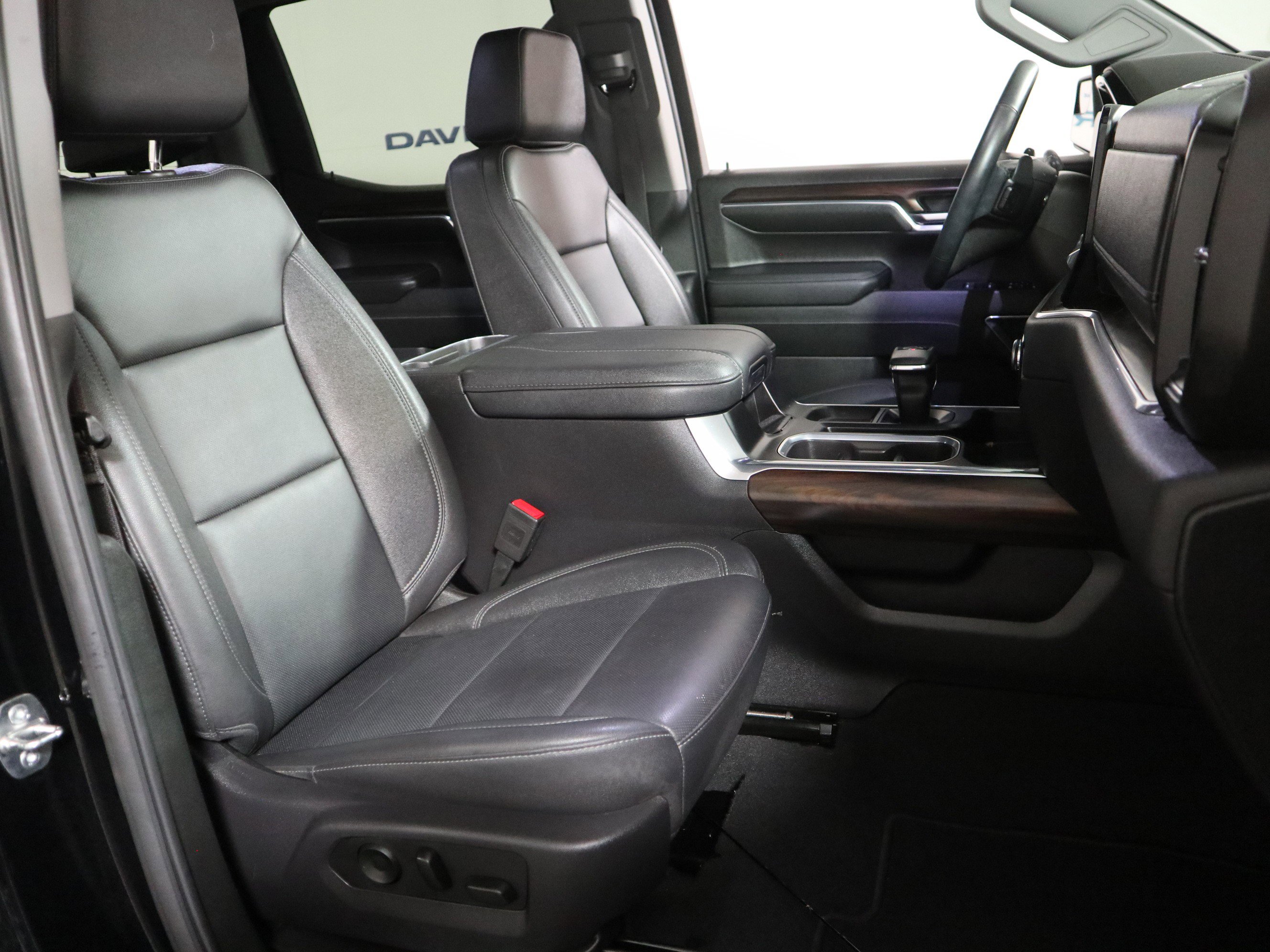 Used 2024 GMC Sierra 1500 SLT w/ SLT Premium Package image 18