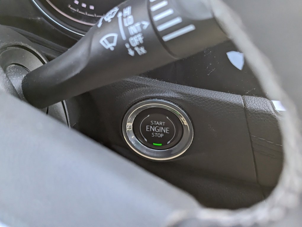 Used 2023 Buick Encore GX Essence w/ Experience Buick Package image 32