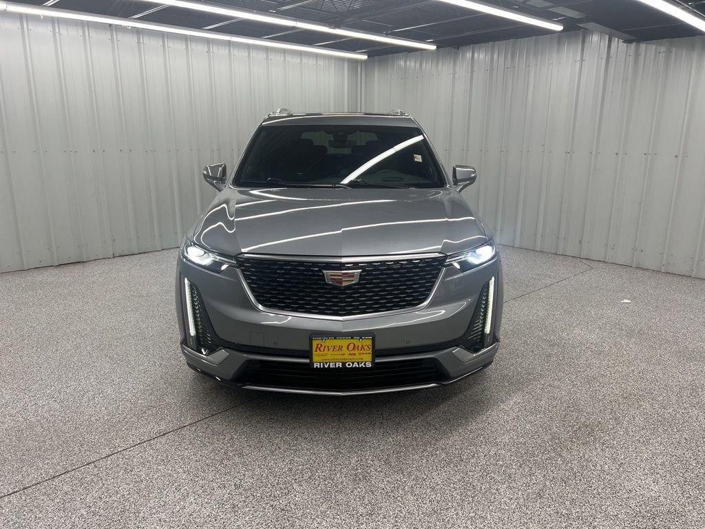 Used 2023 Cadillac XT6 Premium Luxury w/ Technology Package image 2