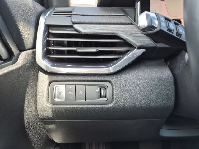 Used 2026 GMC Acadia Elevation w/ Elevation Premium Package FWD image 20