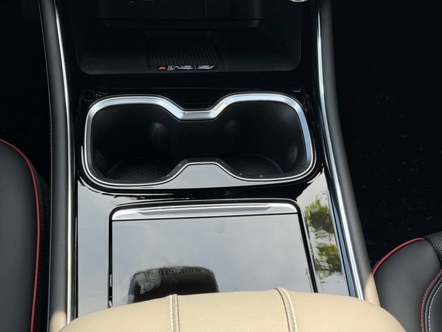 New 2027 Chevrolet Traverse RS FWD image 17
