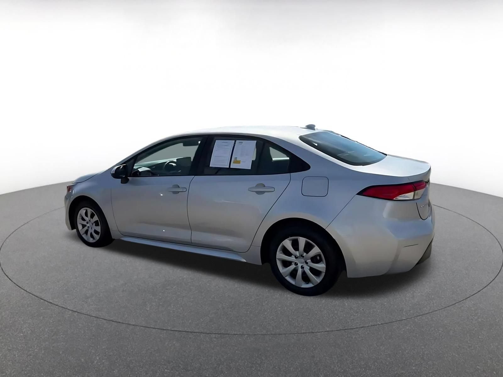 Used 2025 Toyota Corolla LE FWD image 13