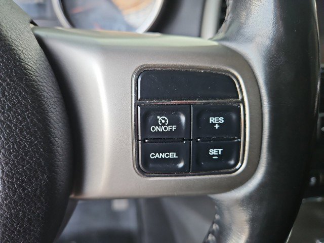 Used 2012 Jeep Grand Cherokee Limited w/ Luxury Group II image 16