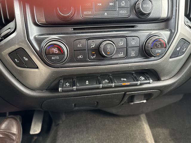Used 2018 Chevrolet Silverado 1500 LT w/ Midnight Edition AWD/4WD image 17