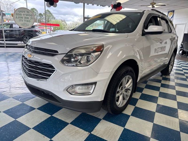 Used 2017 Chevrolet Equinox LT w/ Convenience Package image 3