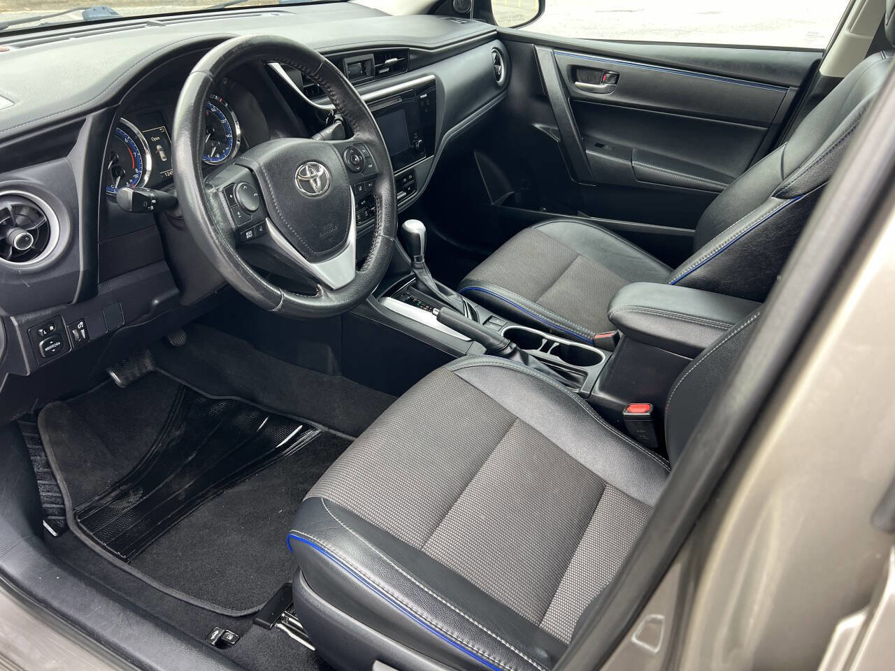 Used 2017 Toyota Corolla SE w/ Carpet Mat Package (TMS) image 8