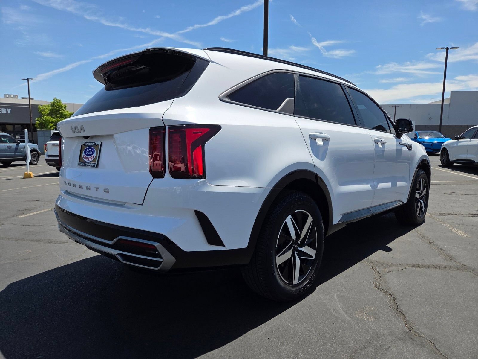Used 2022 Kia Sorento S w/ Panoramic Sunroof Package FWD image 6