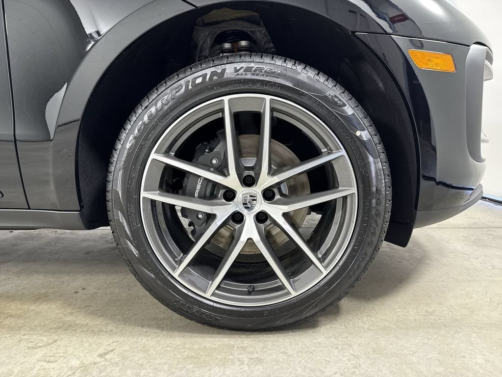 New 2026 Porsche Macan AWD/4WD image 15