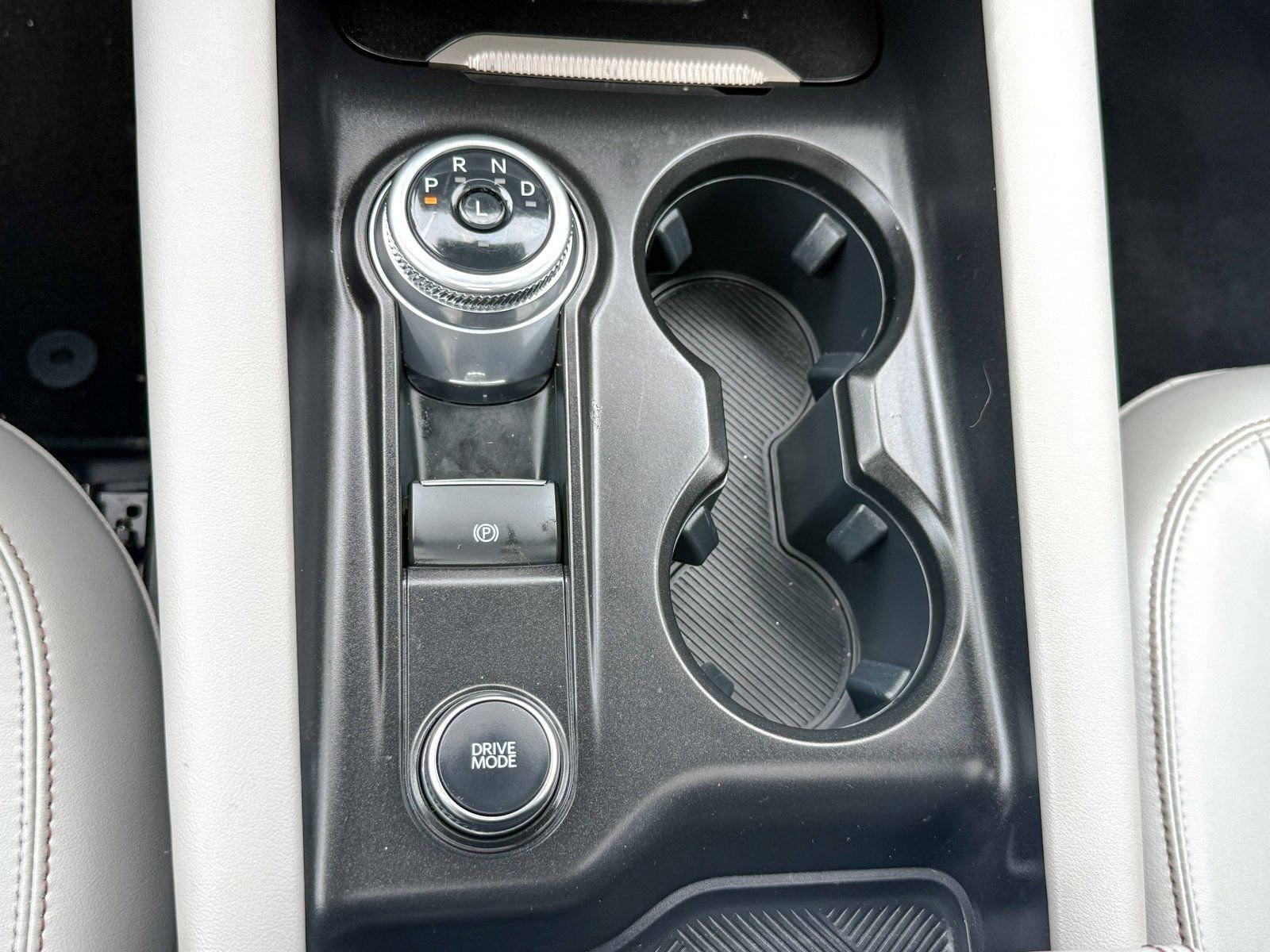 Certified 2025 Ford Explorer Active w/ Active Comfort Package image 30