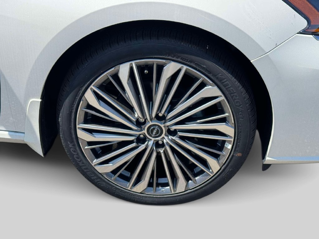 Certified 2025 Nissan Altima 2.5 SL FWD image 8