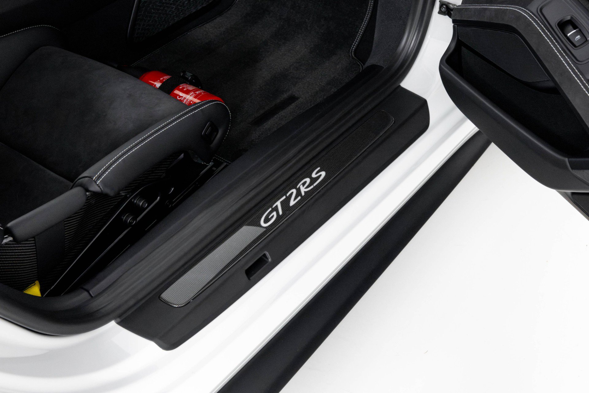 Used 2018 Porsche 911 GT2 RS image 40