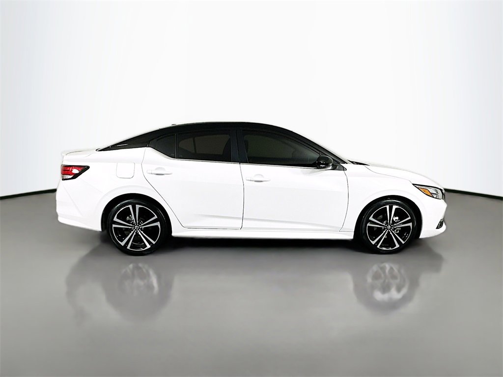 Used 2022 Nissan Sentra SR w/ Trunk Package image 11