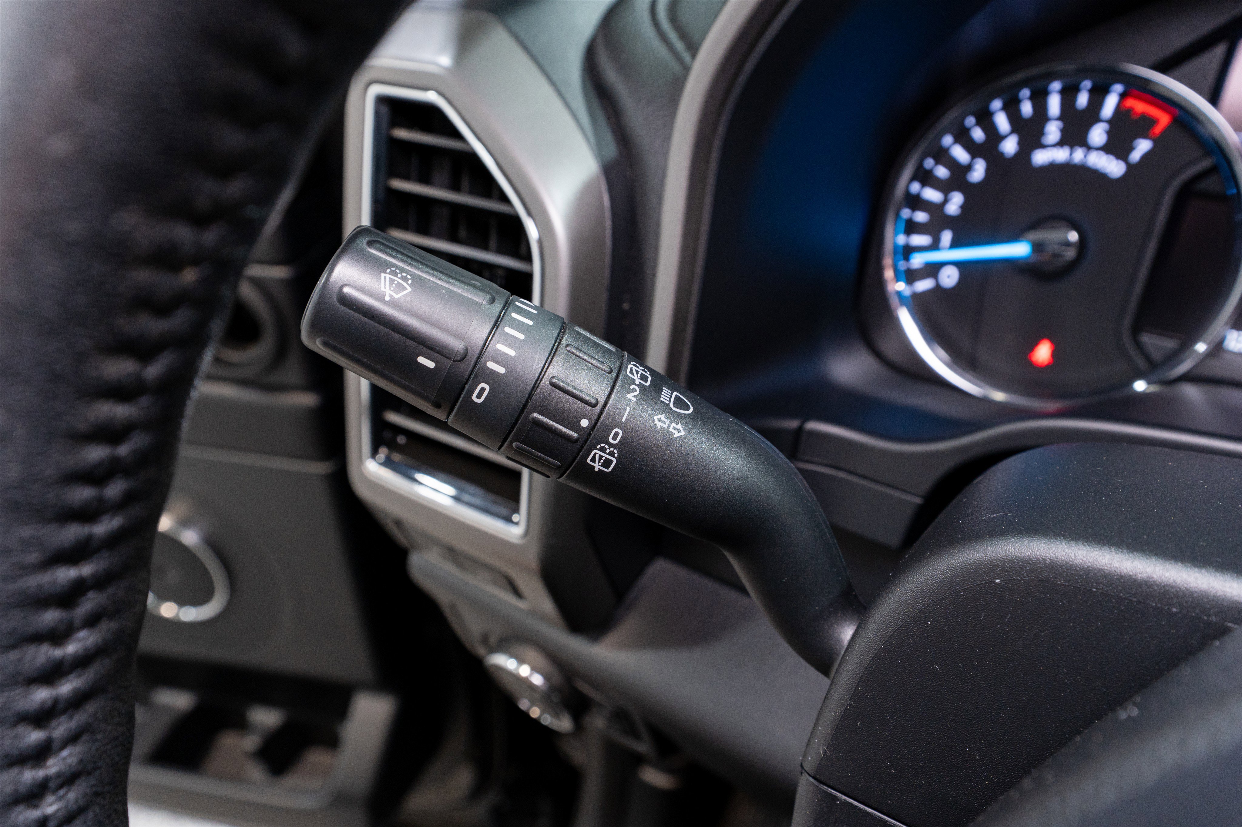 Used 2020 Ford Expedition XLT w/ Equipment Group 202A image 28