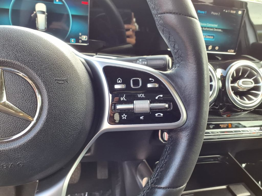 Used 2020 Mercedes-Benz GLB 250 4MATIC image 17
