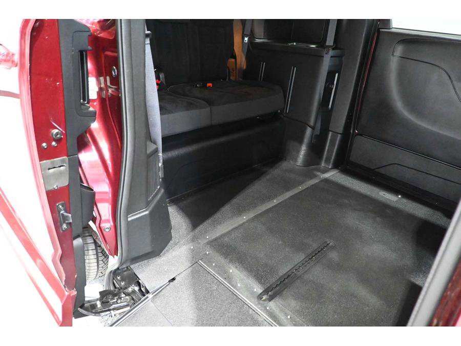 Used 2019 Dodge Grand Caravan SE FWD image 18