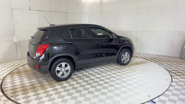 Used 2019 Chevrolet Trax LS w/ Tint and Cruise Package FWD image 3
