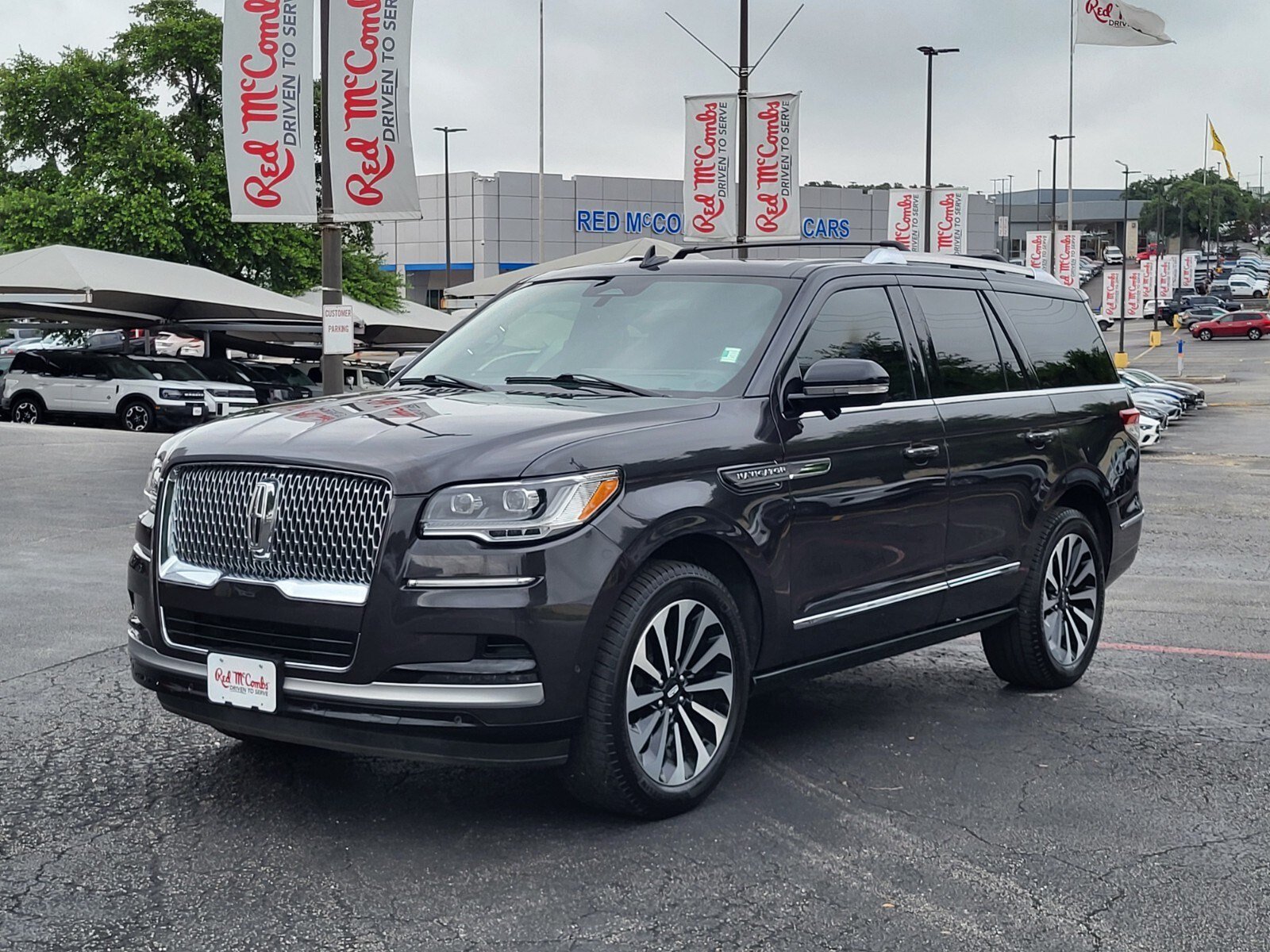 Used 2024 Lincoln Navigator Reserve AWD/4WD image 7