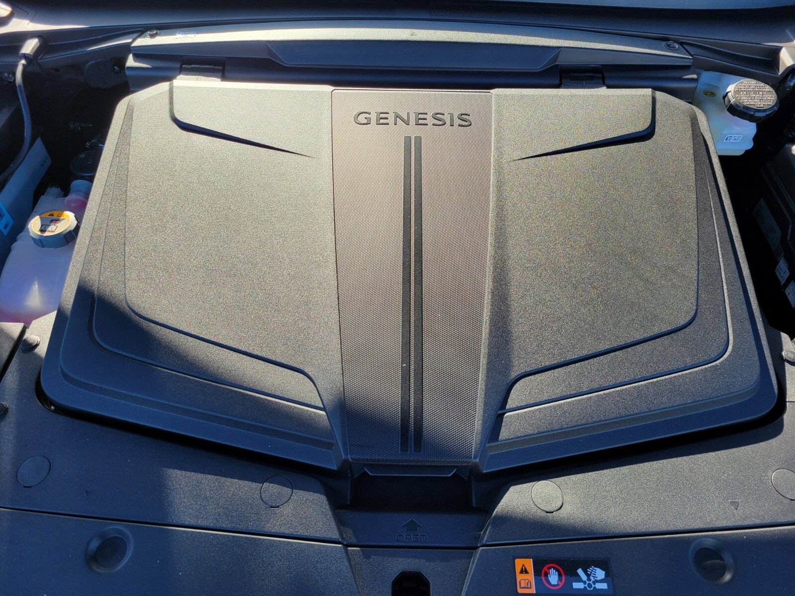 Used 2025 Genesis GV60 Advanced image 32