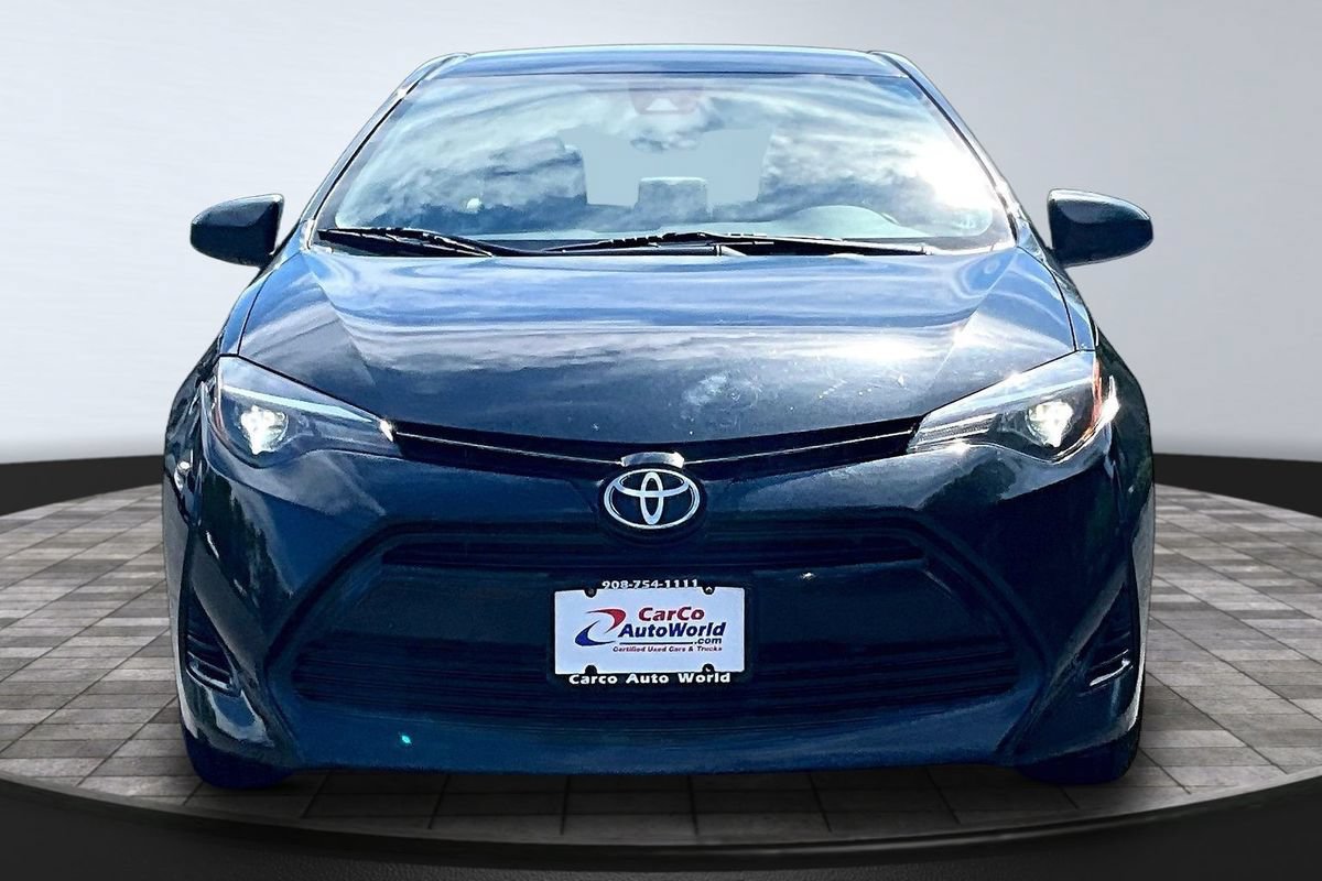 Used 2017 Toyota Corolla LE w/ Carpet Mat Package (TMS) FWD image 2