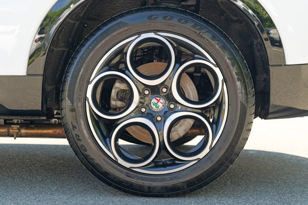 Used 2024 Alfa Romeo Tonale Ti AWD/4WD image 14