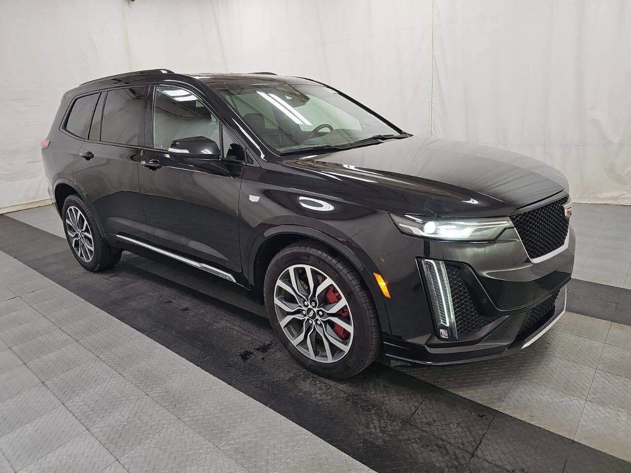 Used 2023 Cadillac XT6 Sport image 3