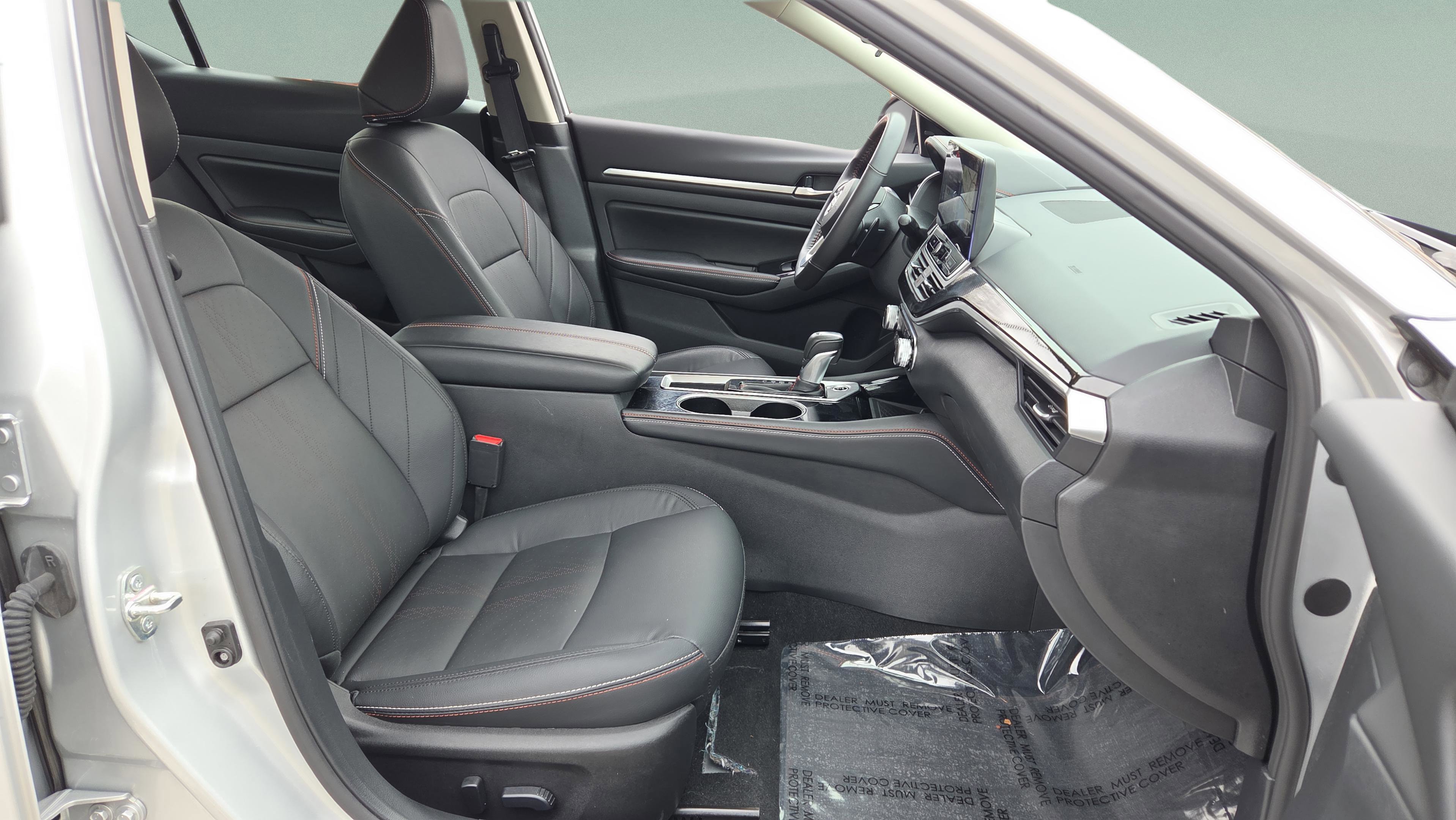 Used 2024 Nissan Altima 2.5 SR w/ SR Premium Package image 24