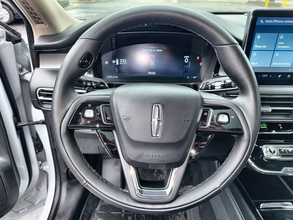 Used 2026 Lincoln Corsair Premiere AWD/4WD image 11