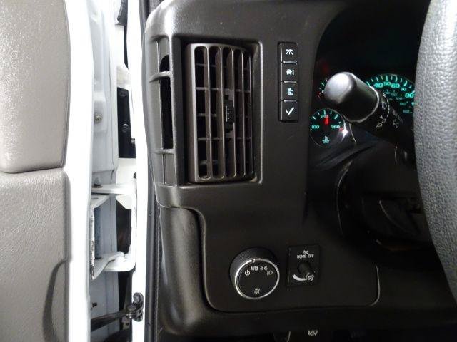 Used 2017 Chevrolet Express 3500 RWD image 20