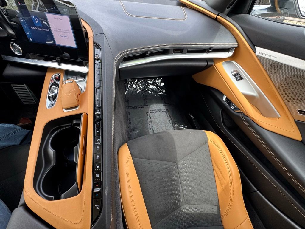 Used 2024 Chevrolet Corvette Stingray Preferred Conv w/ Z51 Performance Package RWD image 27