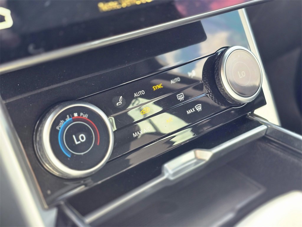 Used 2023 Land Rover Range Rover SE image 33