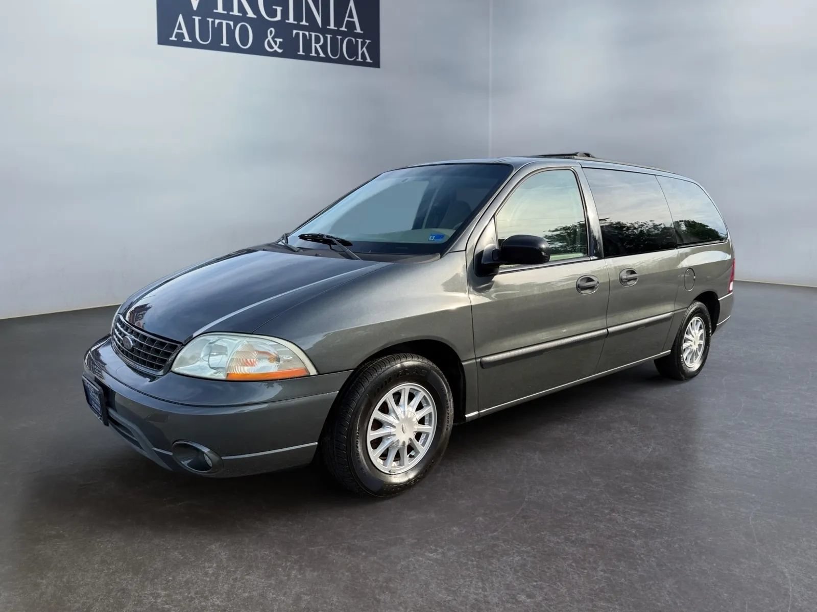 Used 2003 Ford Windstar LX FWD image 1