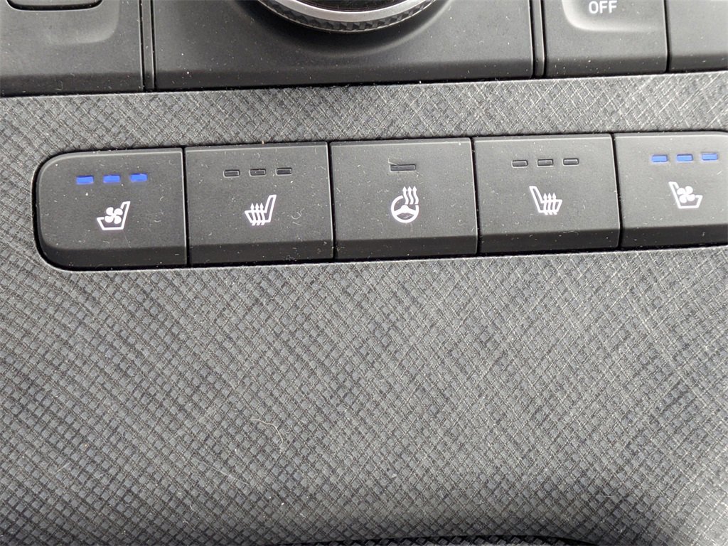 Used 2024 Hyundai Palisade Limited image 26