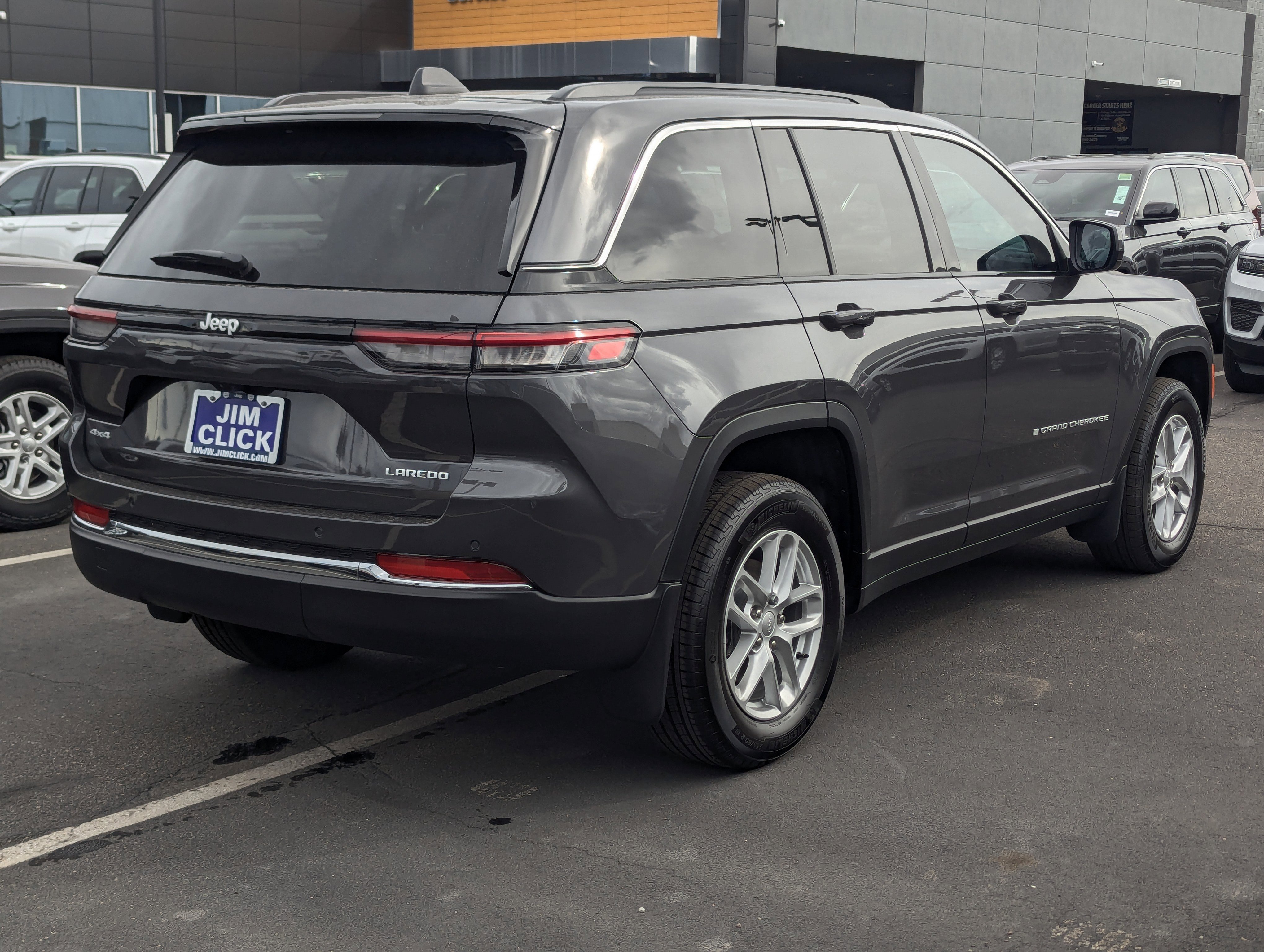 New 2025 Jeep Grand Cherokee Laredo X w/ Luxury Tech Group I image 2