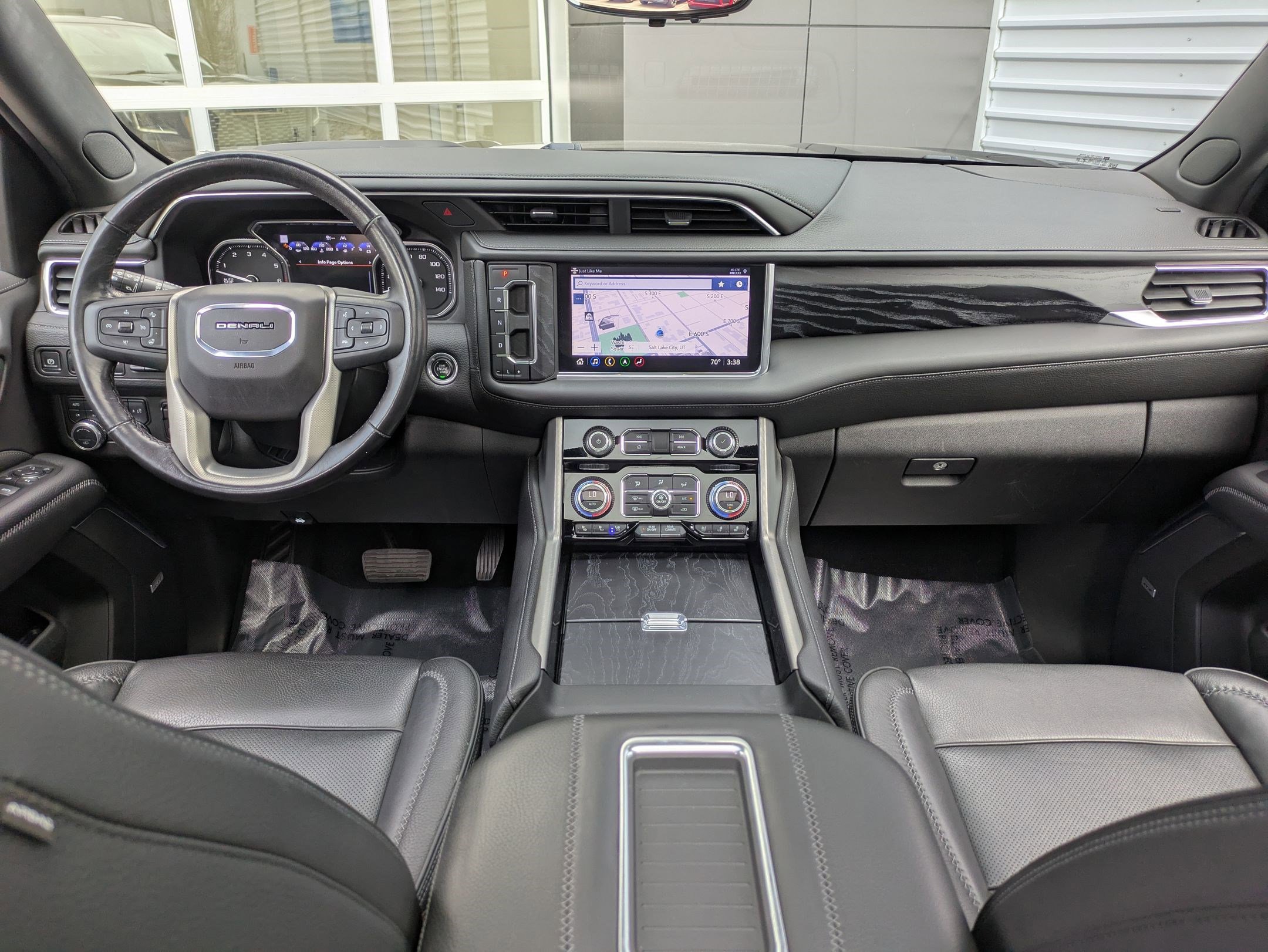 Used 2021 GMC Yukon XL Denali w/ Denali Ultimate Package image 27