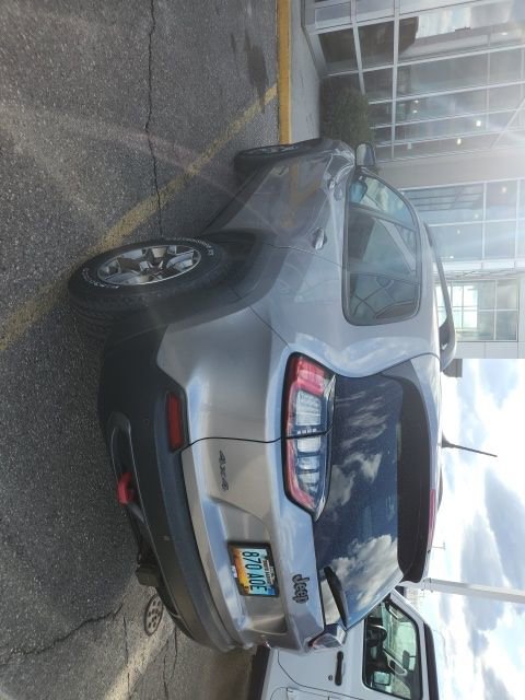 Used 2020 Jeep Cherokee Trailhawk w/ Cold Weather Group AWD/4WD image 4