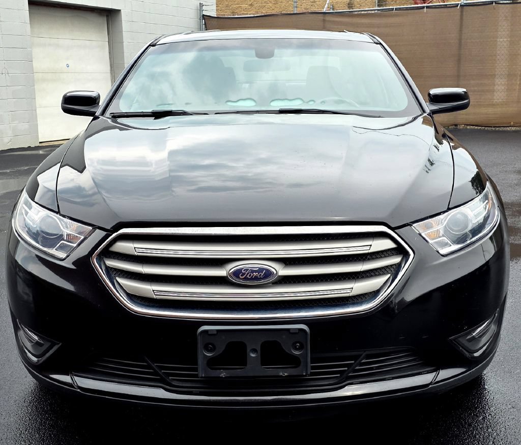 Used 2019 Ford Taurus SEL w/ Equipment Group 201A AWD/4WD image 3