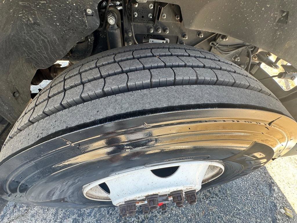 Used 2021 Ford F750 2WD Regular Cab Super Duty image 18