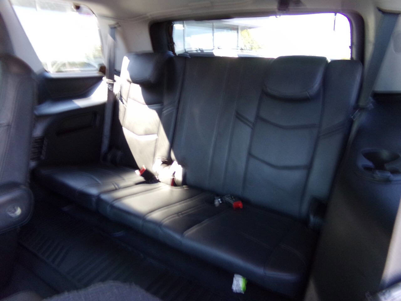 Used 2019 Cadillac Escalade Luxury image 16