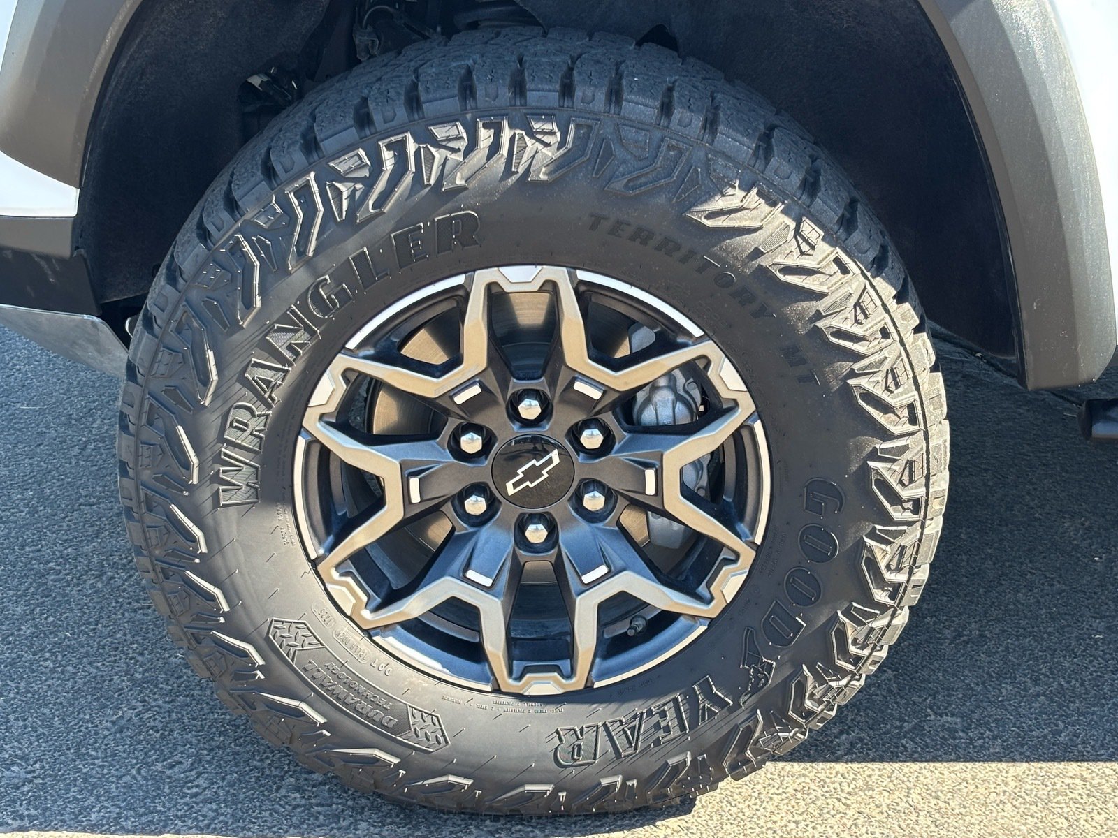 Used 2025 Chevrolet Colorado ZR2 AWD/4WD image 10