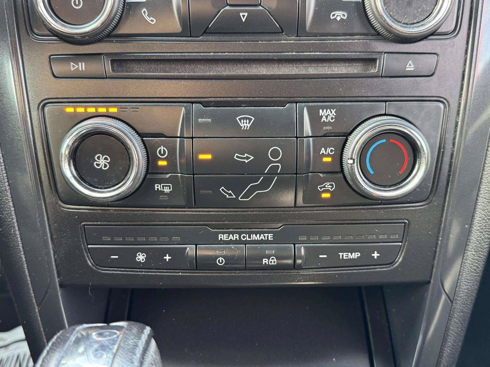 Used 2017 Ford Explorer XLT FWD image 24