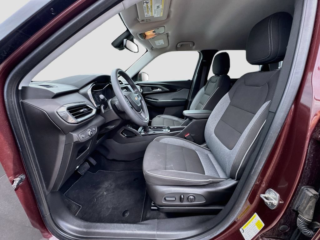 Used 2022 Chevrolet TrailBlazer LT w/ Convenience Package FWD image 20